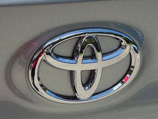 Used 2017 Toyota Camry XLE FWD image 17