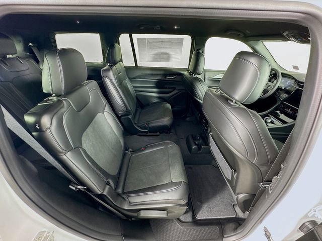 New 2025 Jeep Grand Cherokee L Laredo image 29