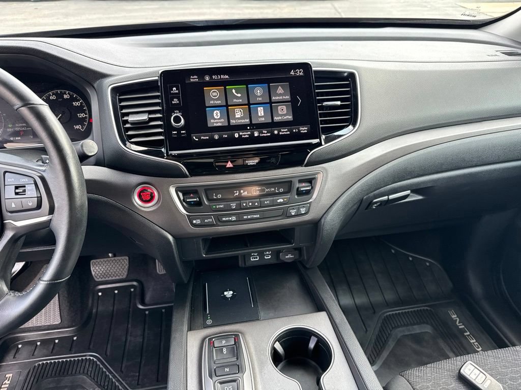 Used 2025 Honda Ridgeline Sport image 19