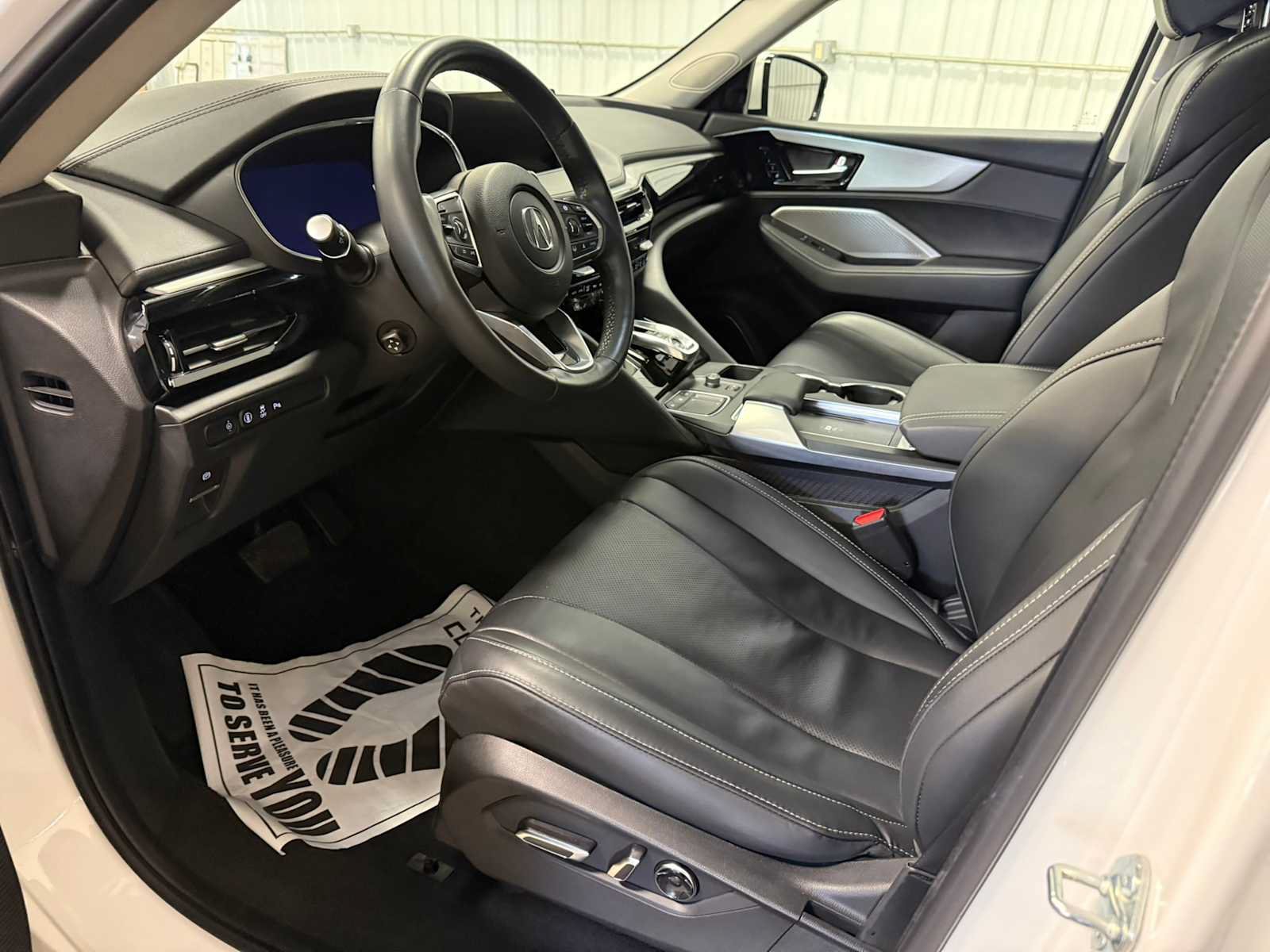 Used 2024 Acura MDX SH-AWD w/ Technology Package image 19