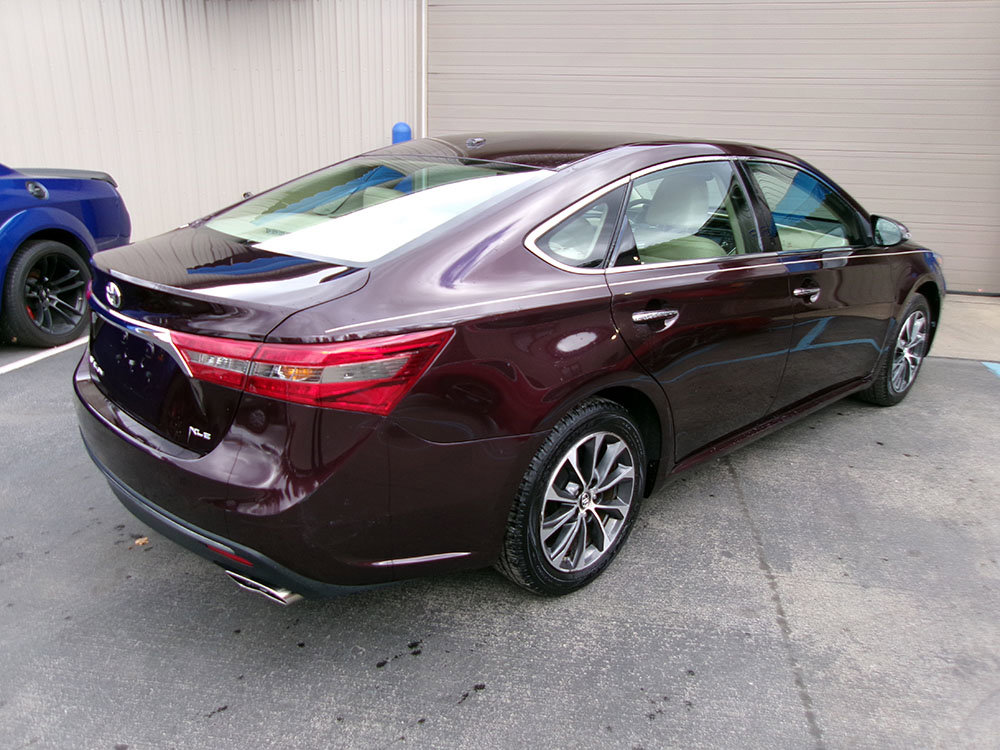Used 2017 Toyota Avalon XLE Premium w/ Carpet Mat Package FWD image 7