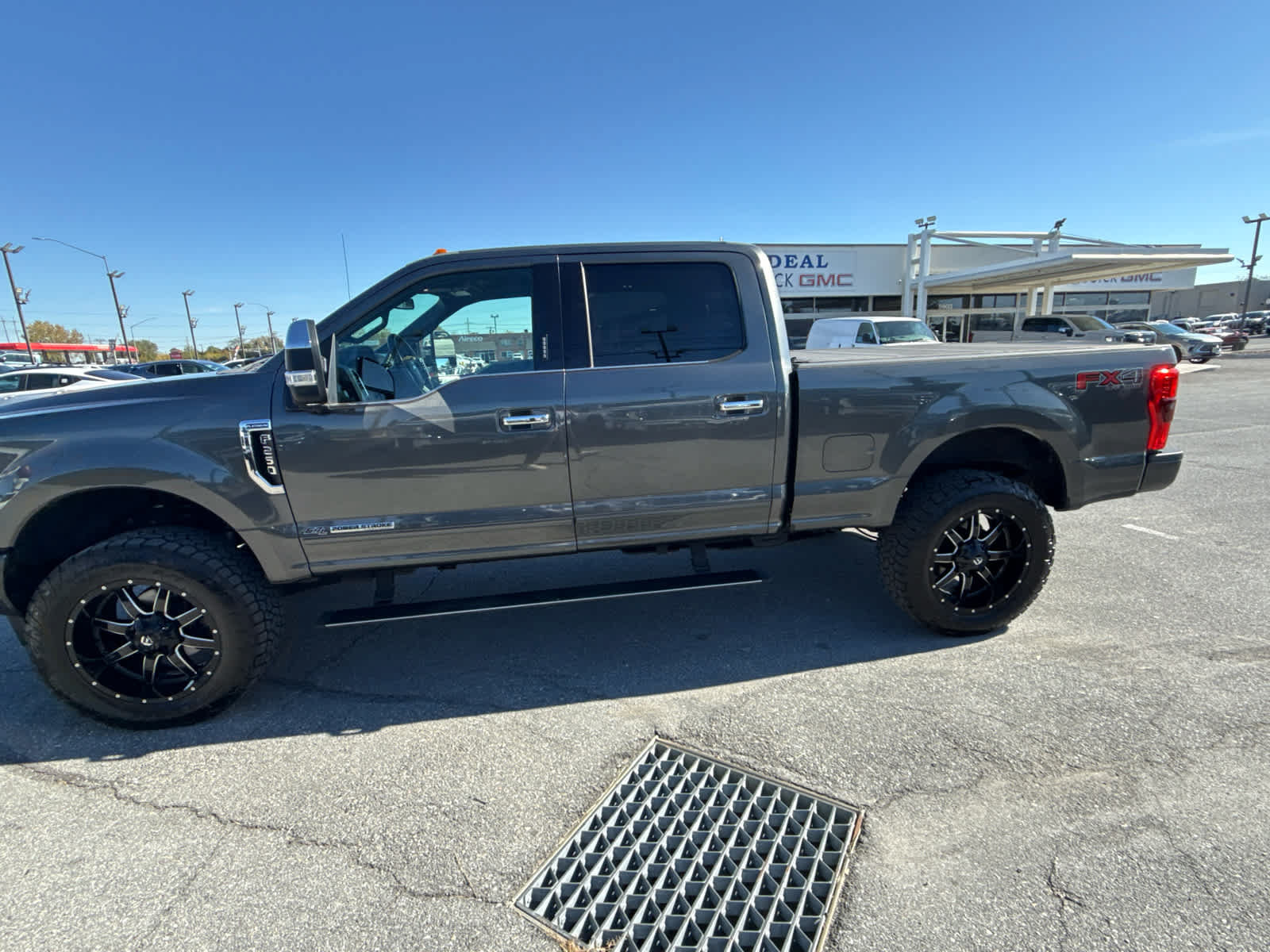 Used 2017 Ford F250 Platinum w/ Platinum Ultimate Package AWD/4WD image 6