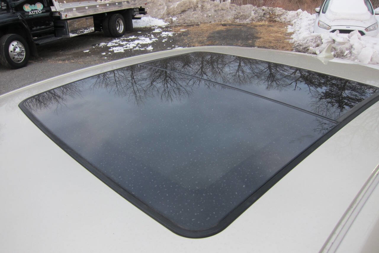 Used 2014 Buick LaCrosse Leather w/ Driver Confidence Package image 6