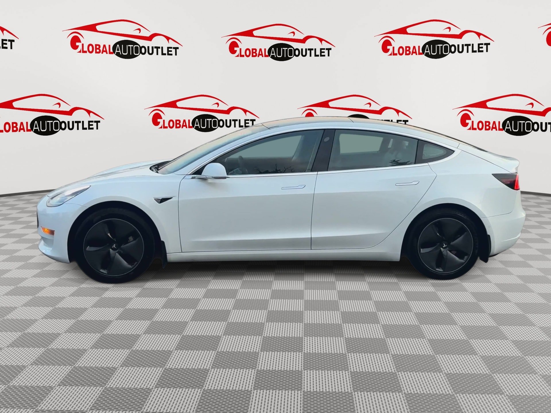 Used 2020 Tesla Model 3 Standard Range RWD image 5