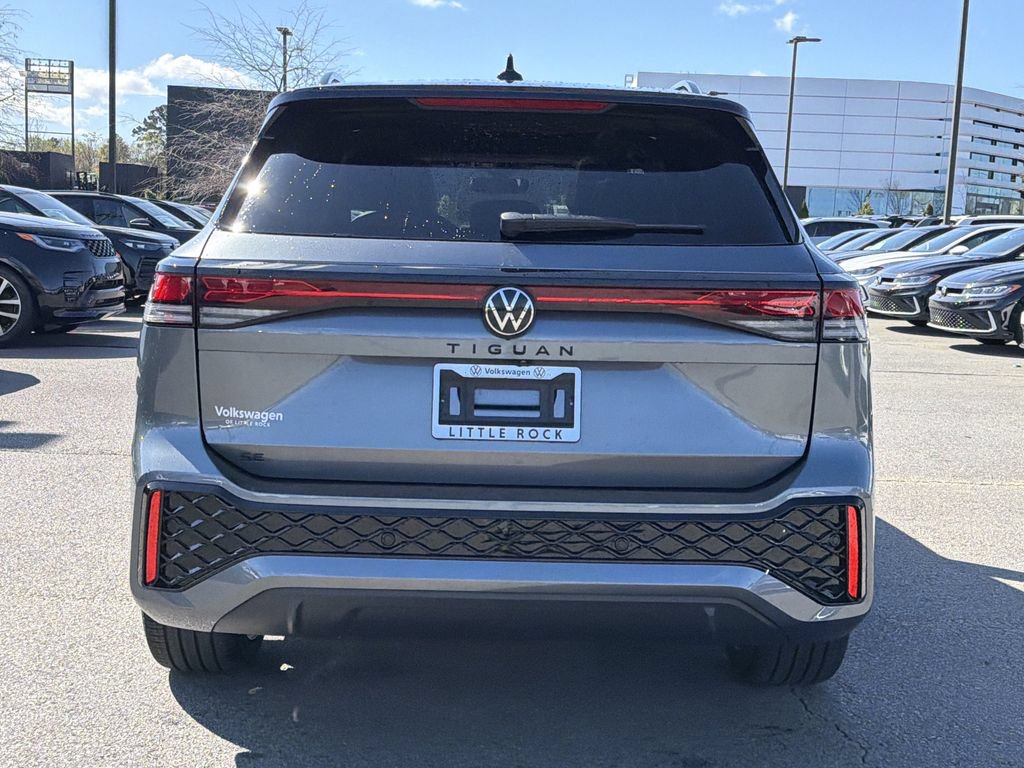 New 2026 Volkswagen Tiguan SE R-Line FWD image 4