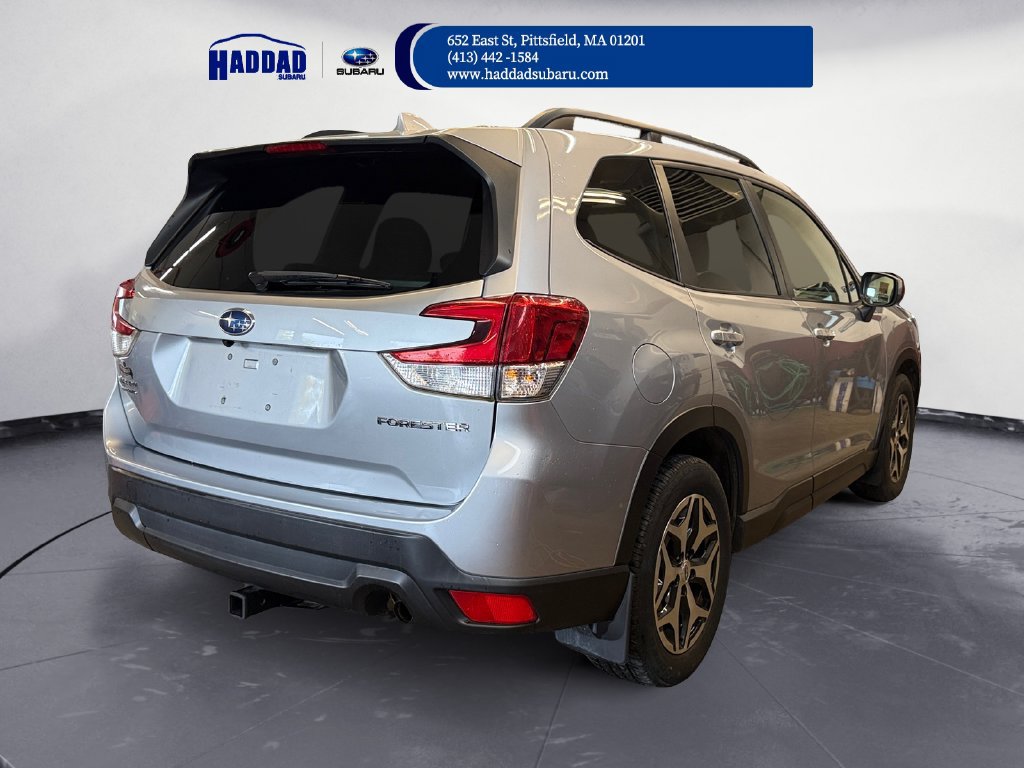 Used 2021 Subaru Forester Premium AWD/4WD image 6