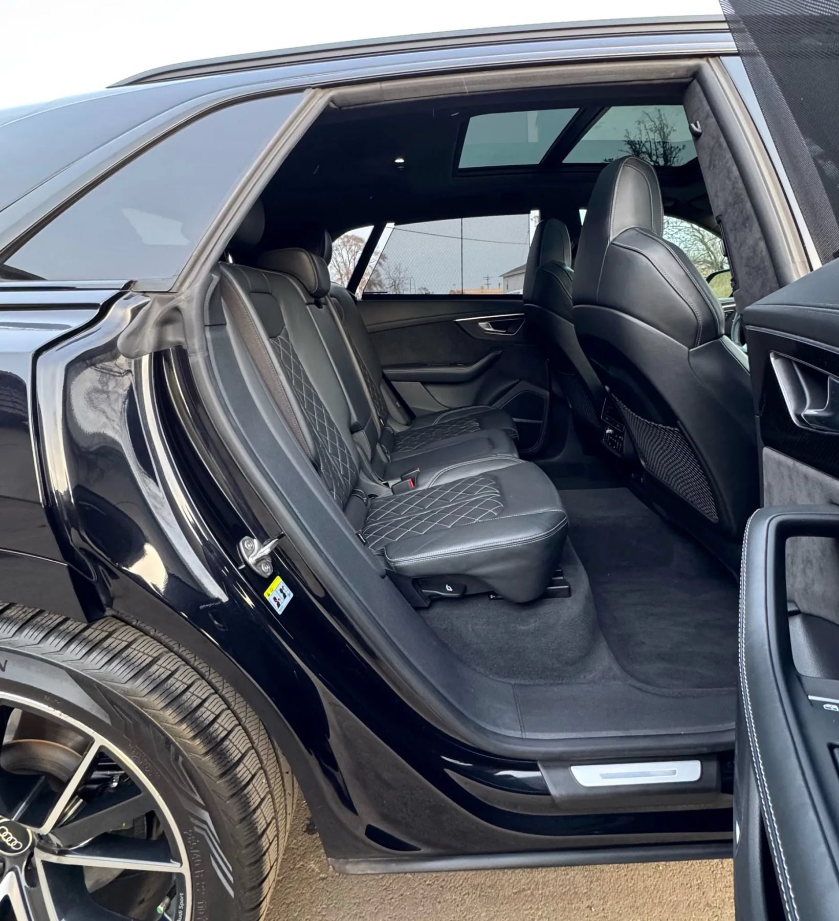 Used 2021 Audi SQ8 Prestige AWD/4WD image 9