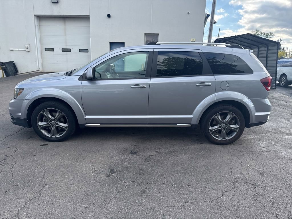 Used 2018 Dodge Journey Crossroad w/ Nav & Sun Group FWD image 12