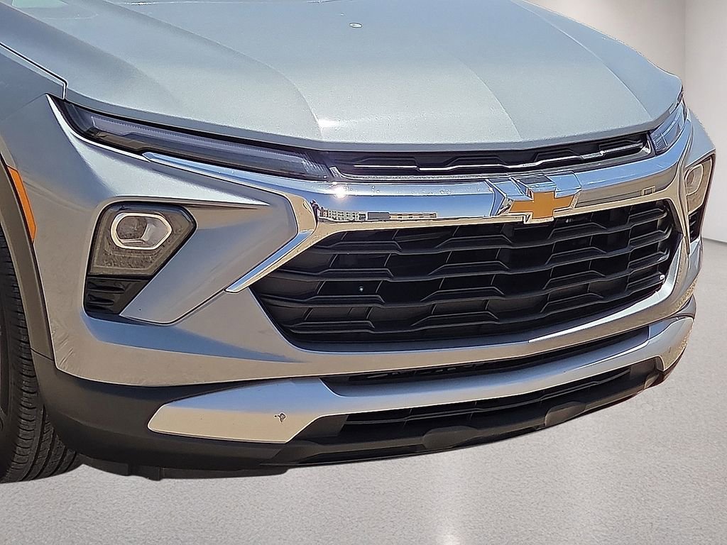 Used 2025 Chevrolet TrailBlazer LT FWD image 9