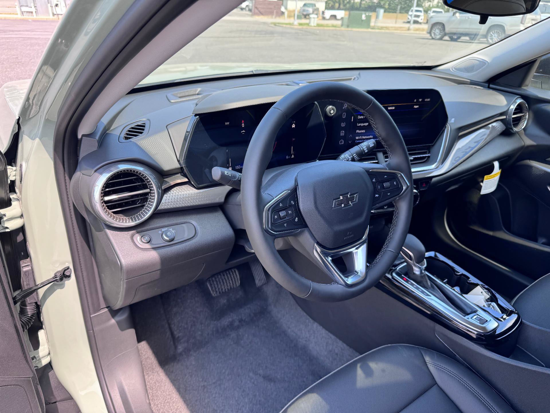 New 2026 Chevrolet Trax ACTIV w/ Driver Confidence Package FWD image 9