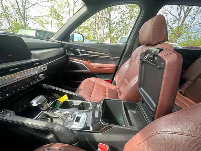 Used 2024 Kia Telluride EX w/ EX Captain's Chair Package FWD image 25