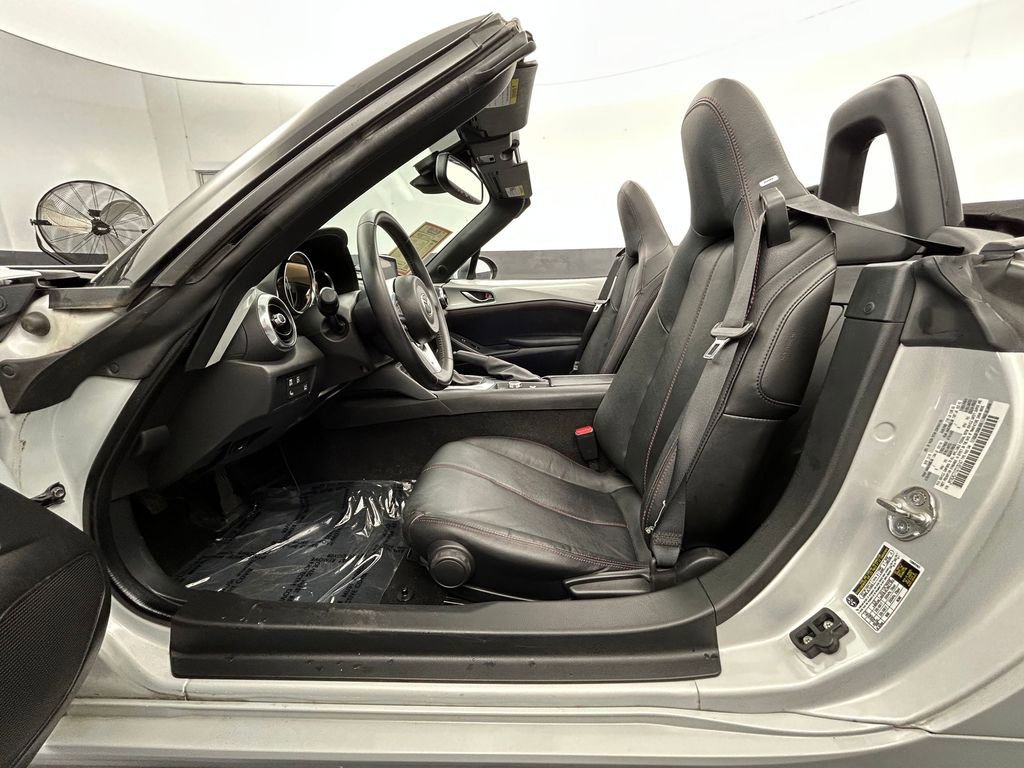 Used 2016 MAZDA MX-5 Miata Grand Touring image 16