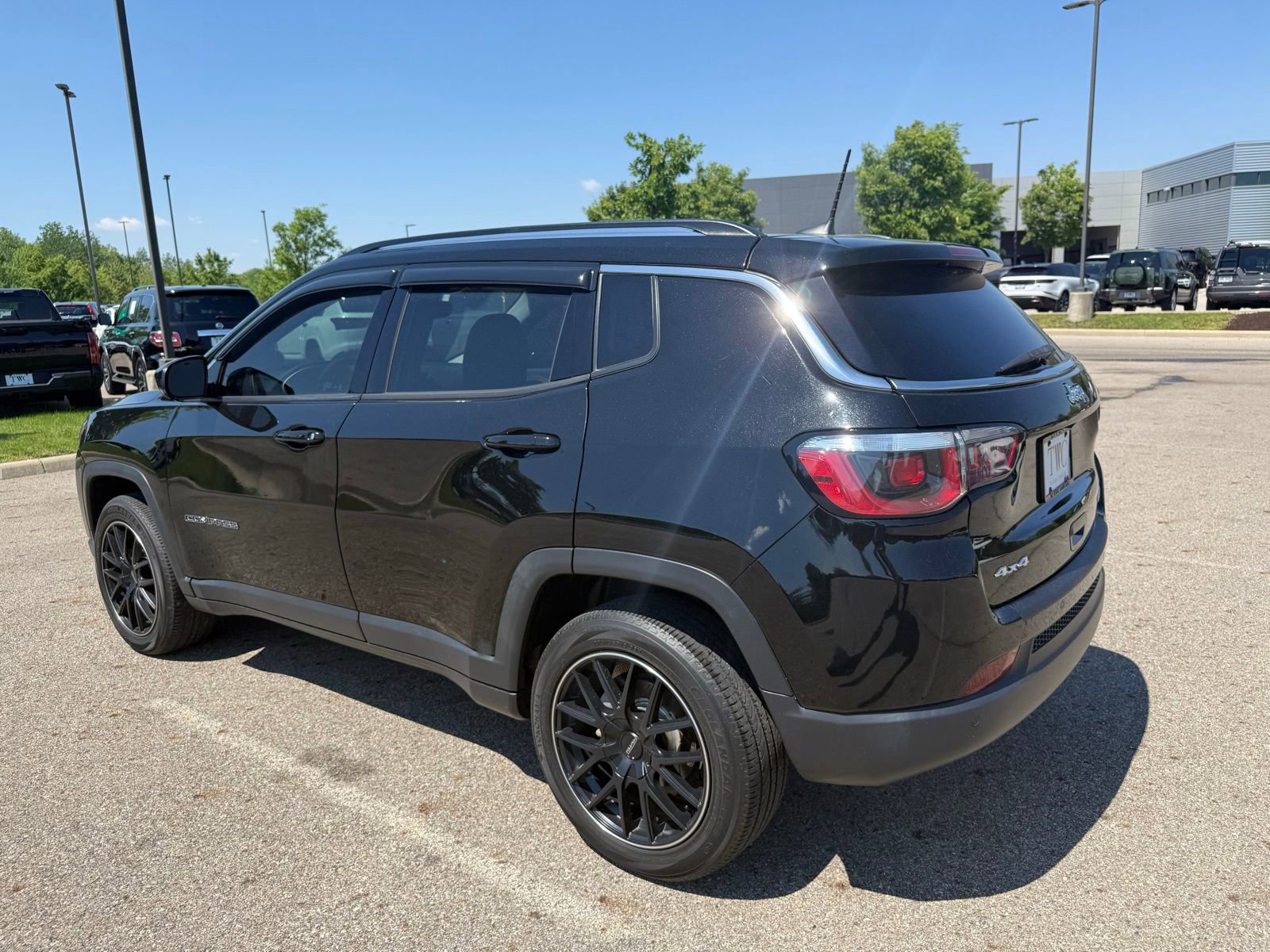 Used 2019 Jeep Compass Limited w/ Safety & Security Group AWD/4WD image 7