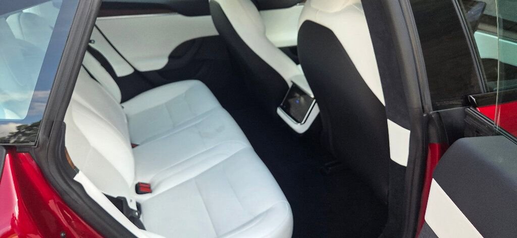 Used 2024 Tesla Model S AWD/4WD image 19