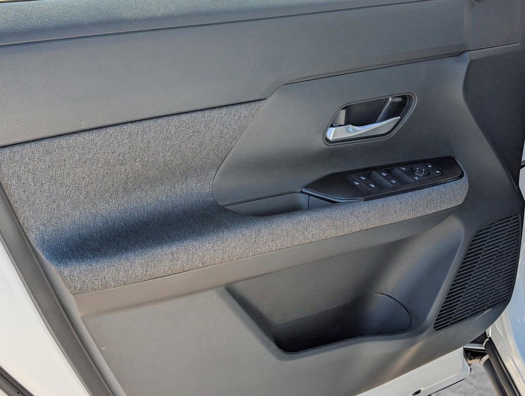 New 2026 Nissan Kicks SV image 15