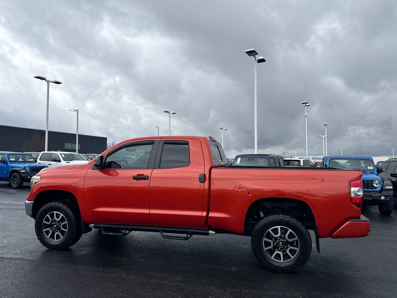 Used 2018 Toyota Tundra SR5 w/ TRD Off Road Package image 6