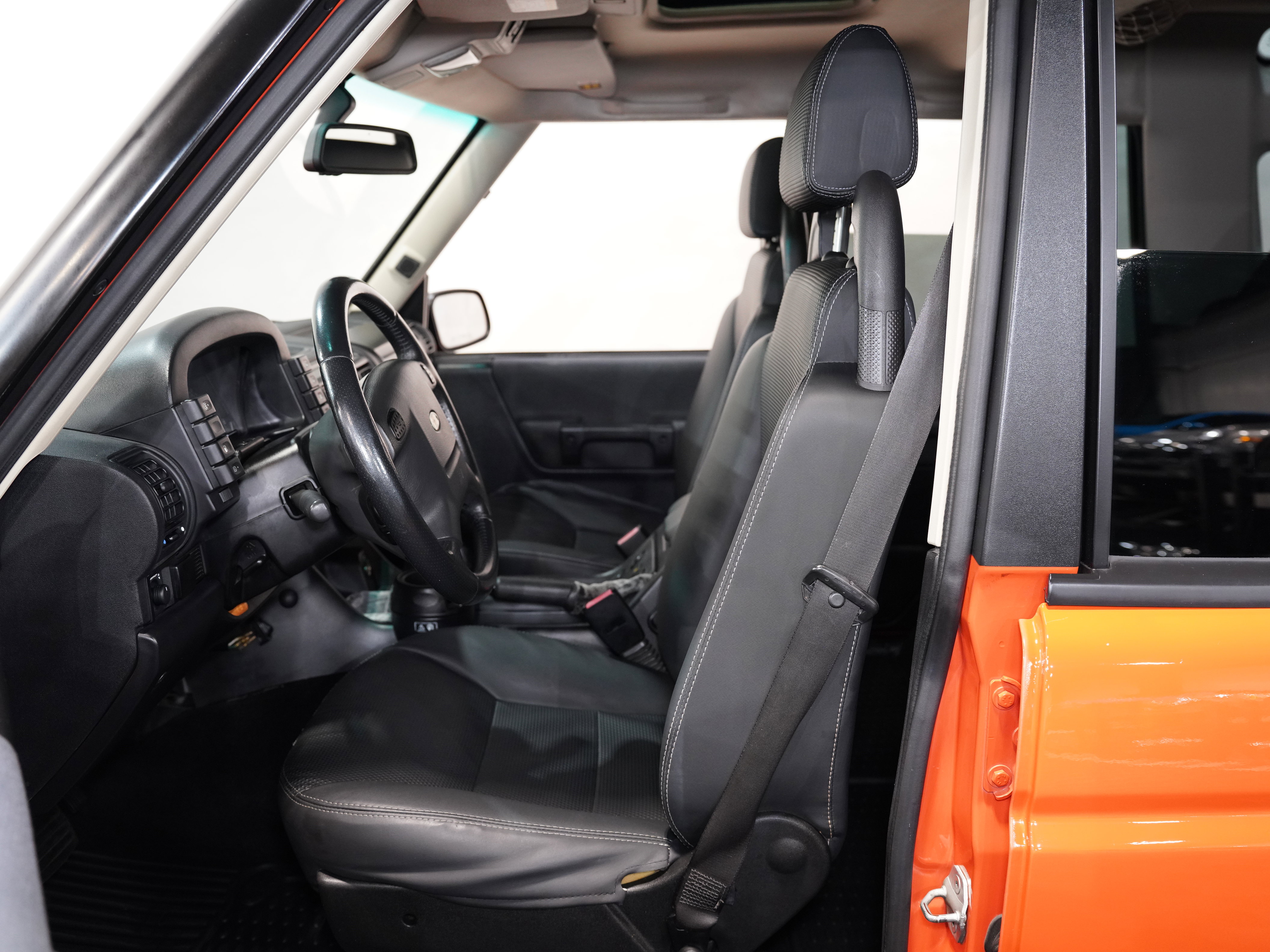 Used 2003 Land Rover Discovery S image 33