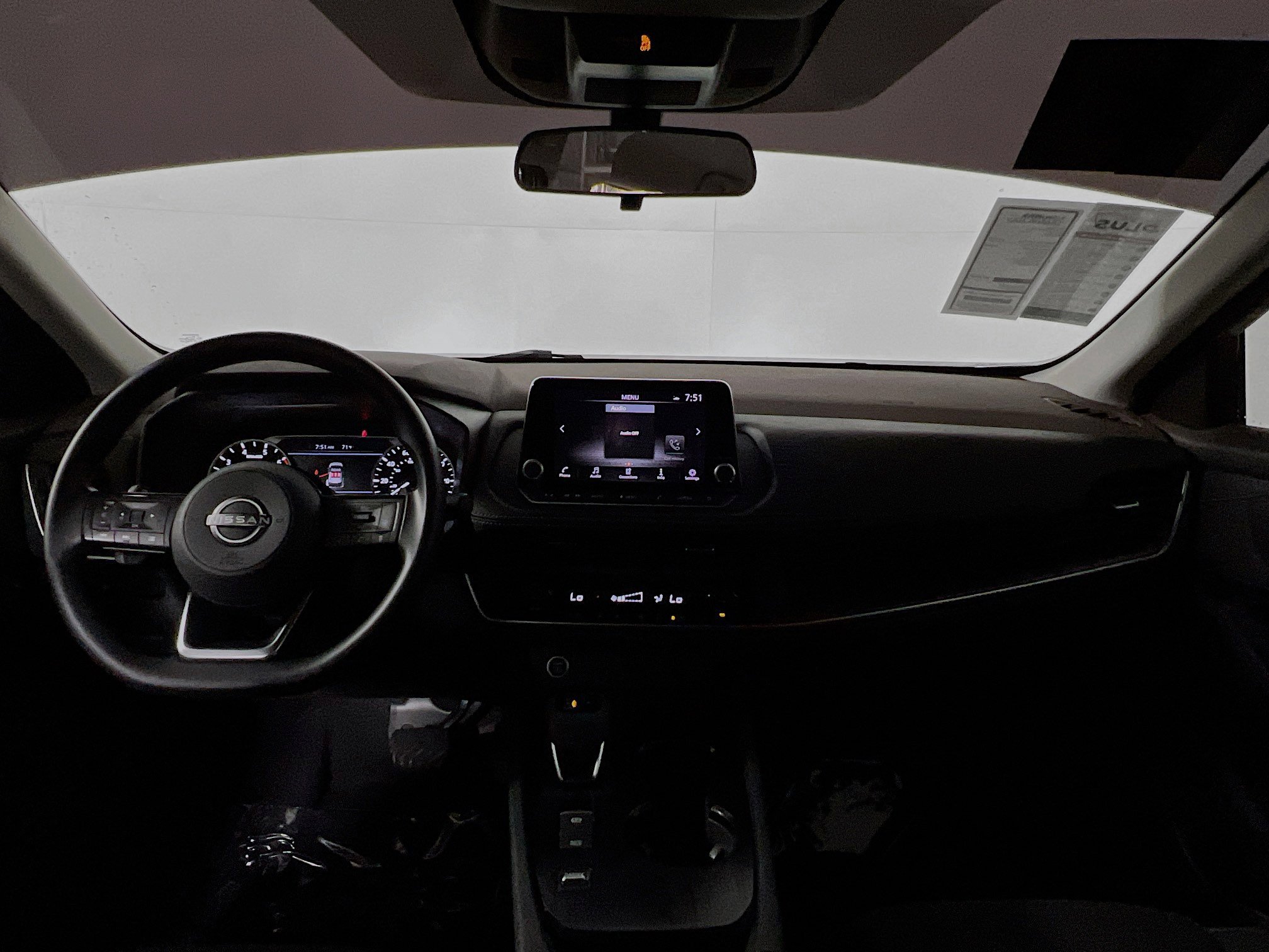 Used 2023 Nissan Rogue SV image 30