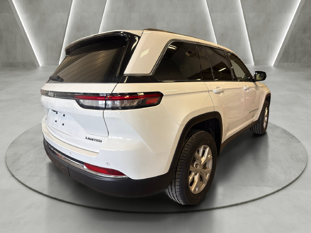 Used 2023 Jeep Grand Cherokee Limited AWD/4WD image 6