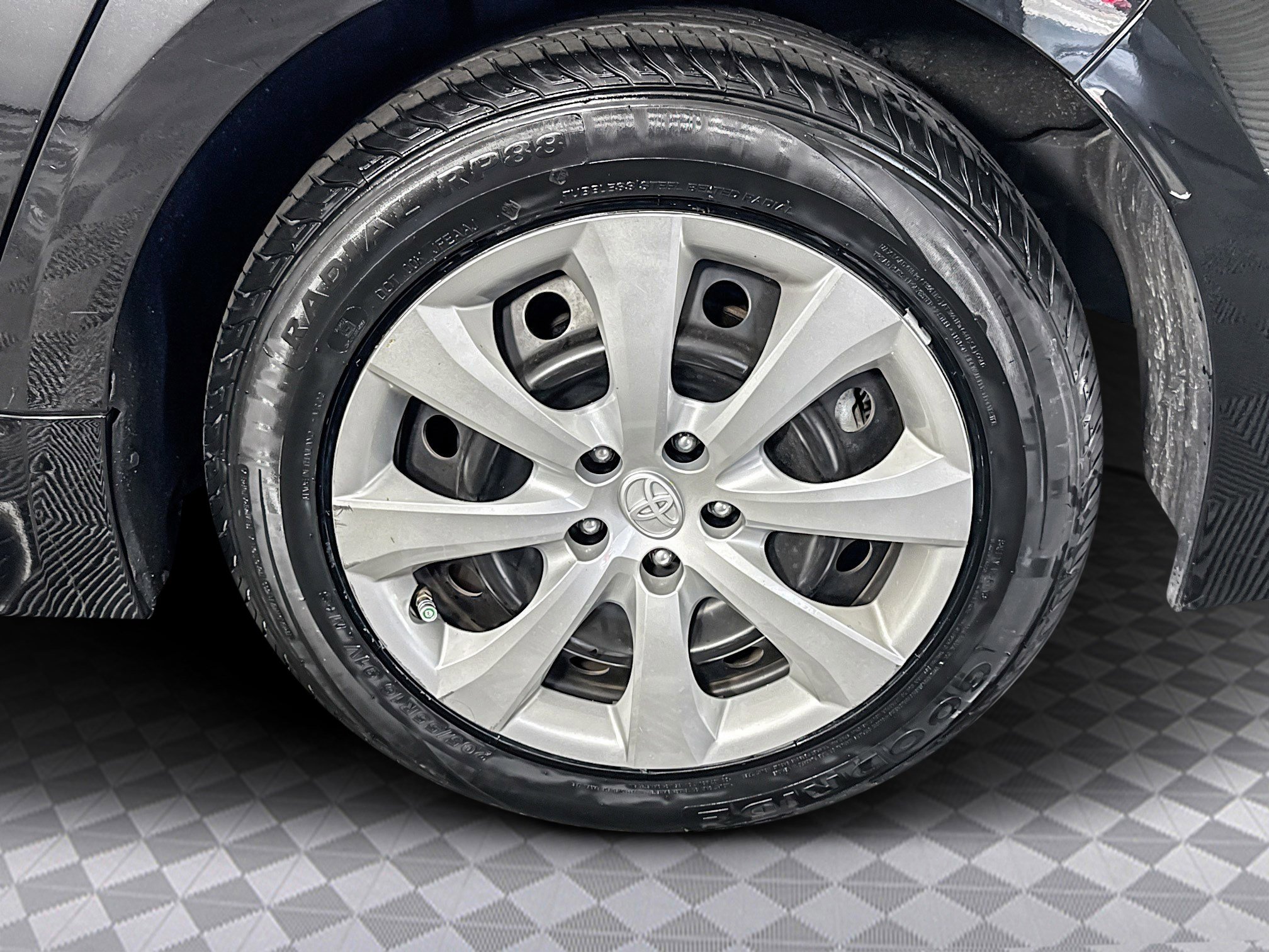 Used 2022 Toyota Corolla LE image 32