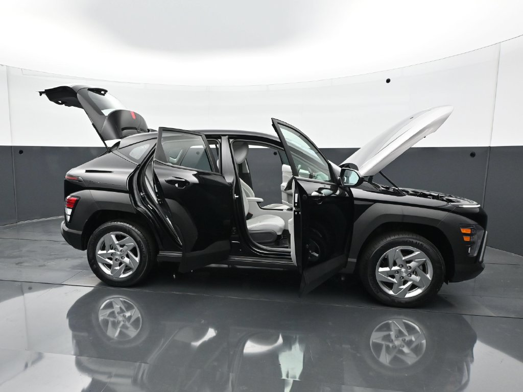 Used 2024 Hyundai Kona SE AWD/4WD image 33