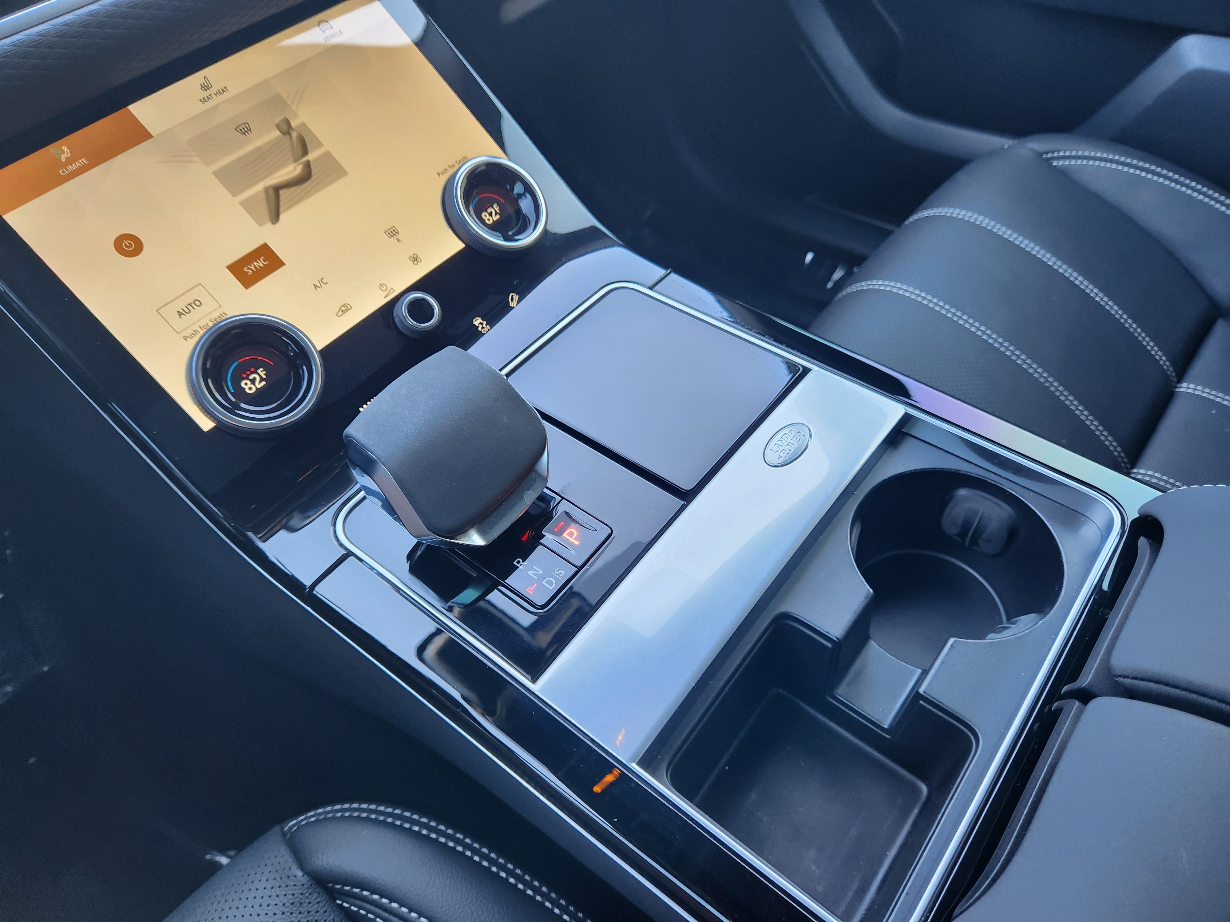 Certified 2022 Land Rover Range Rover Velar R-Dynamic S image 21