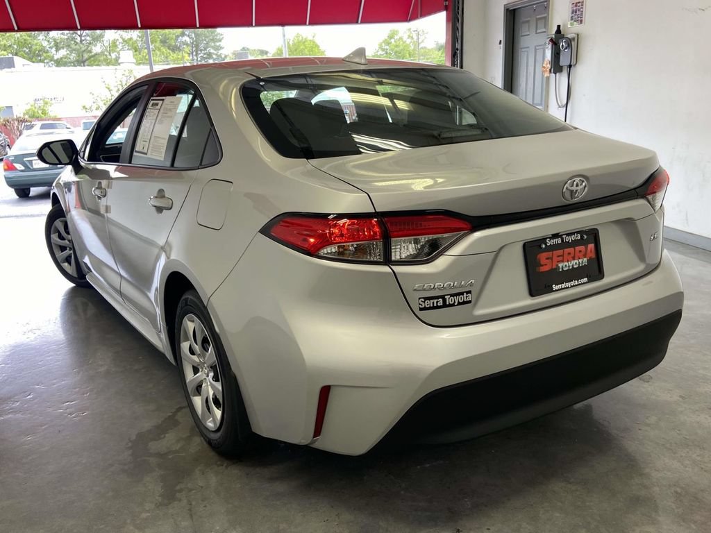 Used 2026 Toyota Corolla LE FWD image 5