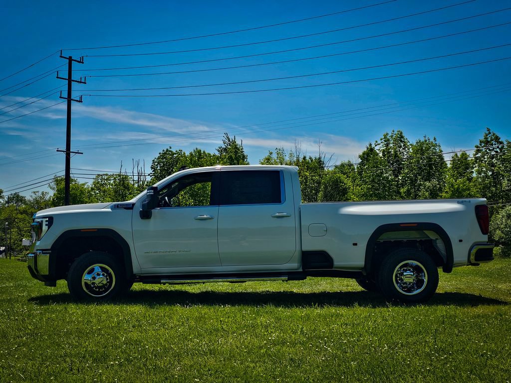 New 2026 GMC Sierra 3500 SLE w/ SLE Value Package AWD/4WD image 9