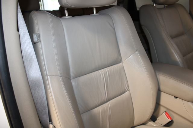 Used 2014 Jeep Grand Cherokee Limited AWD/4WD image 27