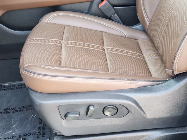 Certified 2025 Chevrolet Tahoe High Country AWD/4WD image 19
