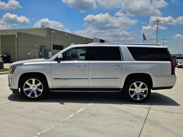 Used 2019 Cadillac Escalade ESV Luxury AWD/4WD image 8