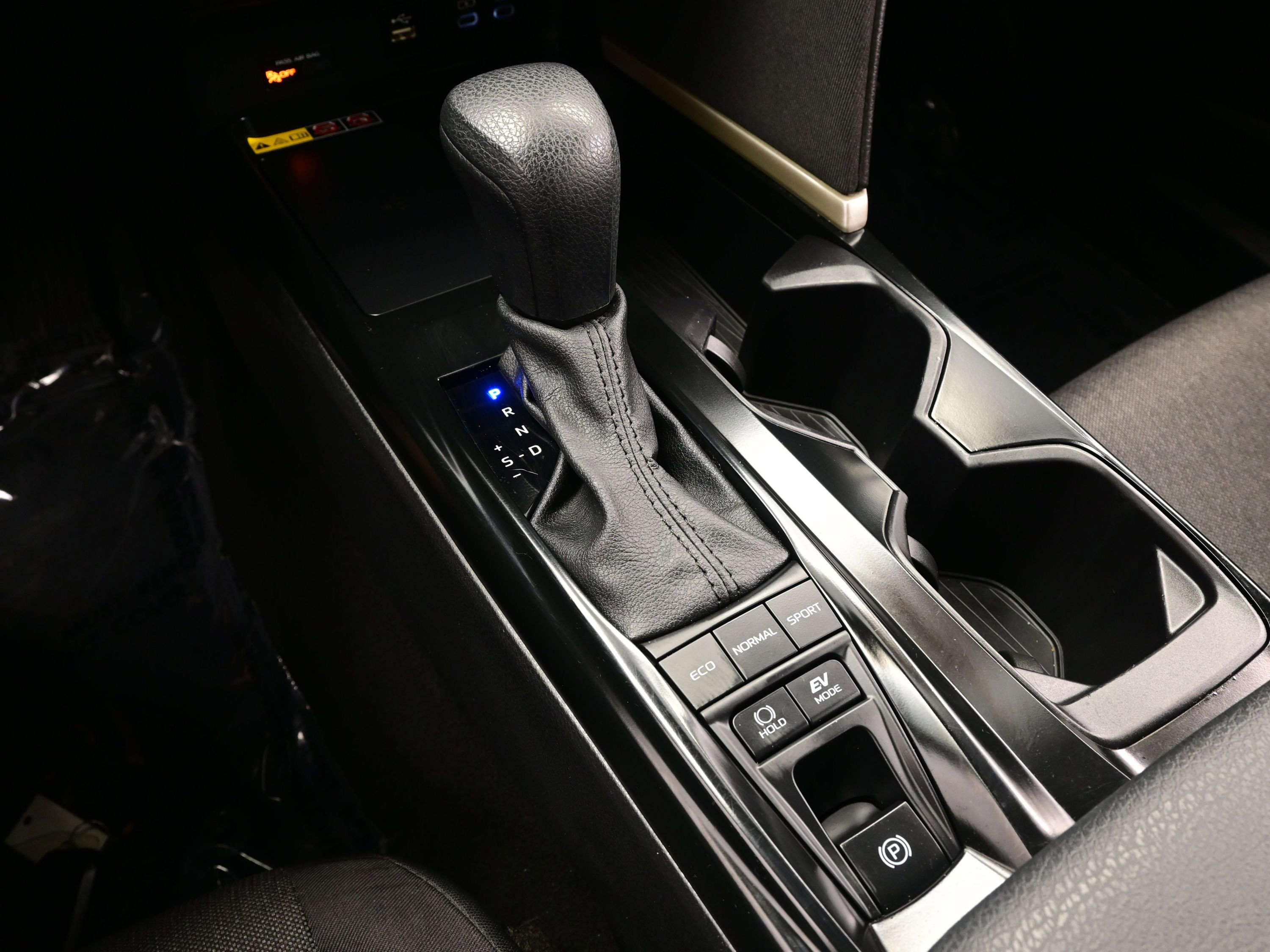 Used 2025 Toyota Camry LE image 19