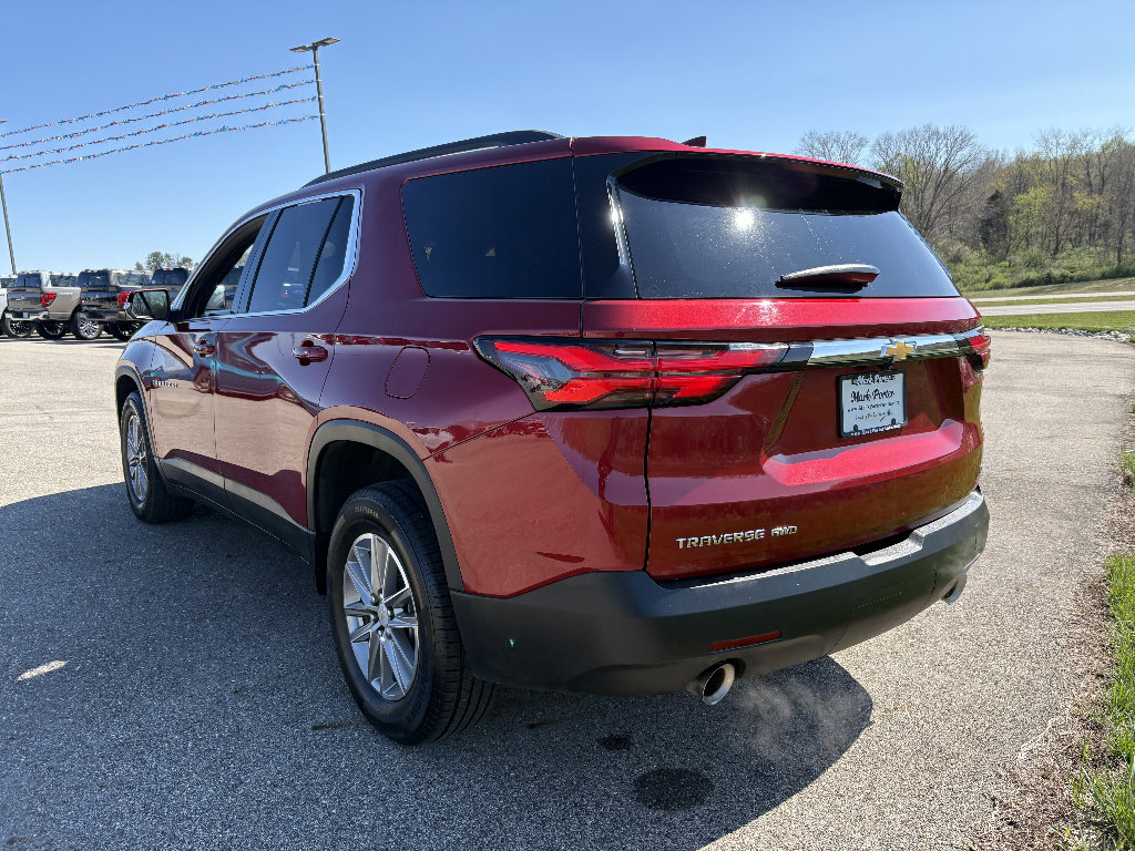 Used 2023 Chevrolet Traverse LT AWD/4WD image 3