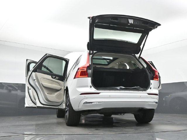 Used 2023 Volvo XC60 B5 Plus w/ Protection Package Premier FWD image 54
