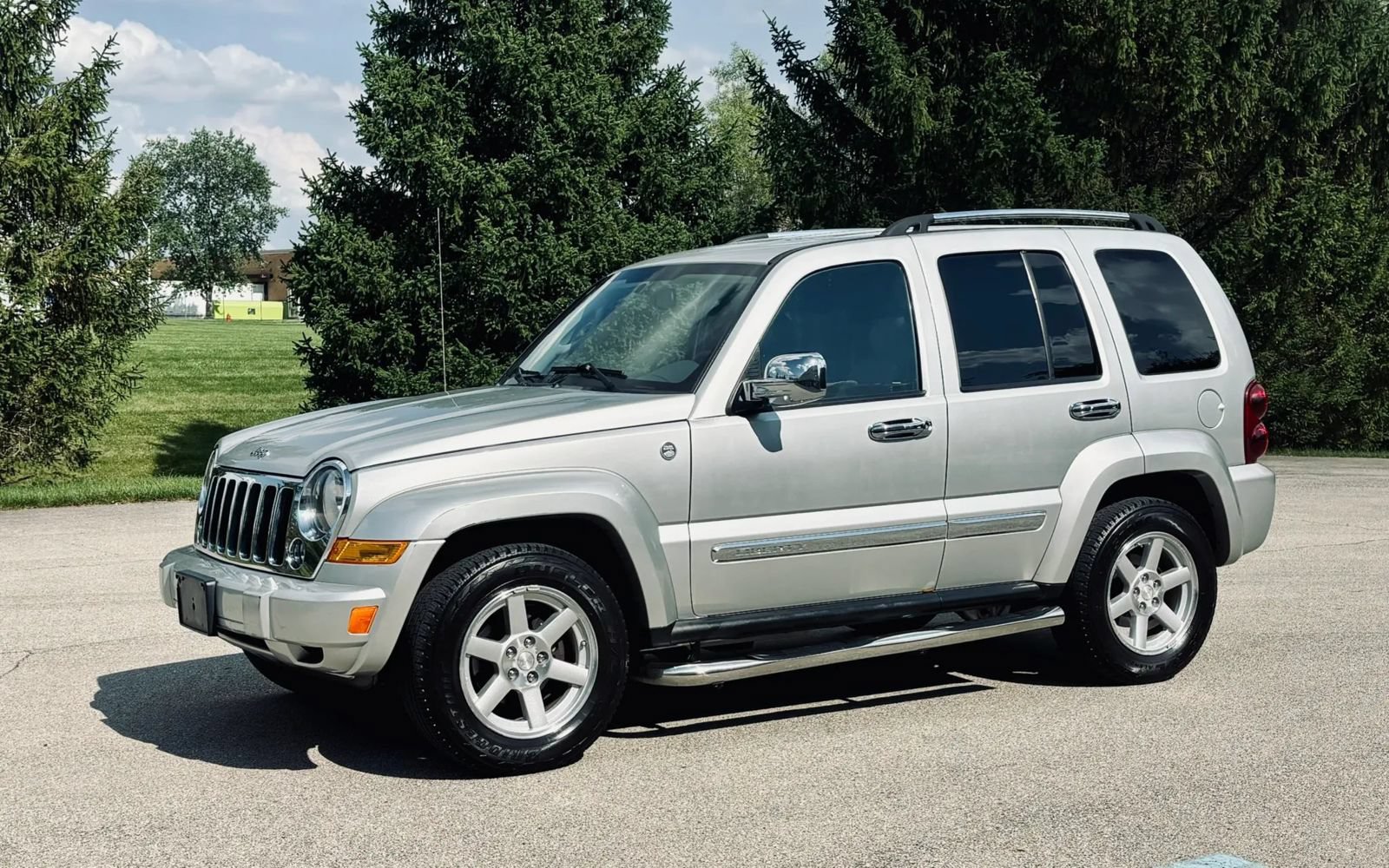 Used 2007 Jeep Liberty Limited AWD/4WD image 6