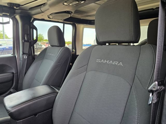Used 2019 Jeep Wrangler Unlimited Sahara w/ Cold Weather Group AWD/4WD image 6