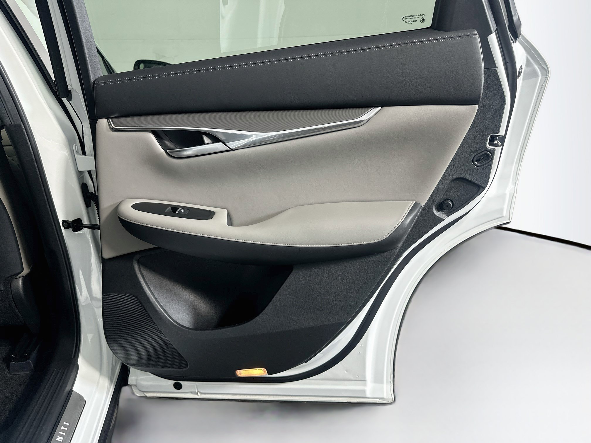 Used 2023 INFINITI QX50 Luxe FWD image 31