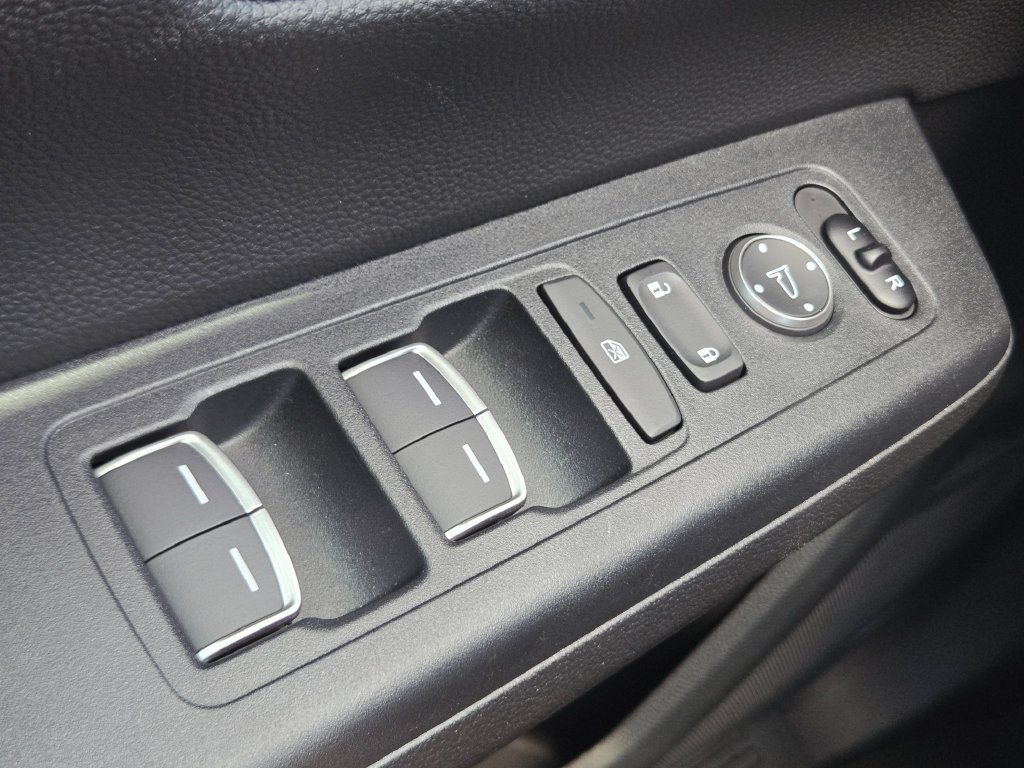 Certified 2025 Honda CR-V Sport Touring image 31