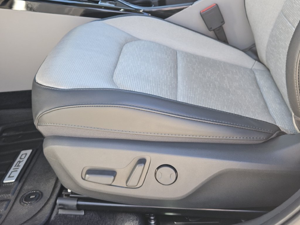 Certified 2024 Kia Niro Wave FWD image 24