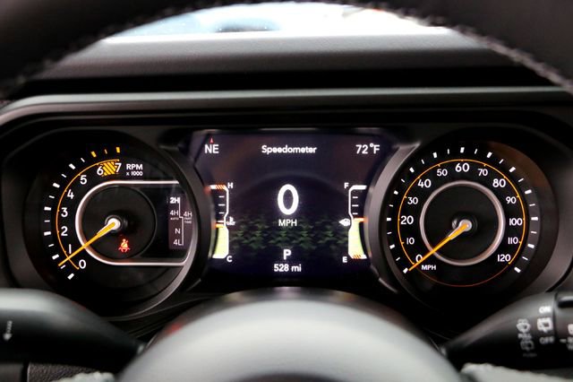 Used 2026 Jeep Wrangler Unlimited Rubicon AWD/4WD image 16