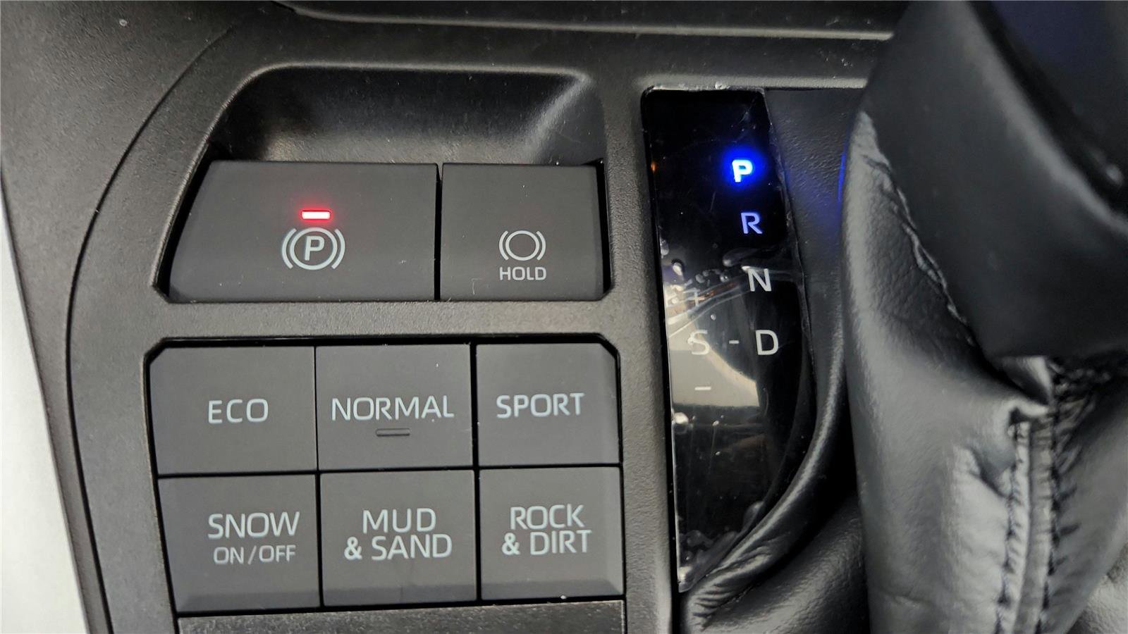 Used 2023 Toyota RAV4 LE image 33