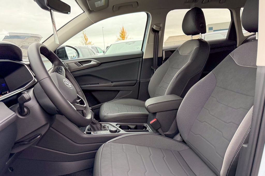New 2026 Volkswagen Taos SE image 12