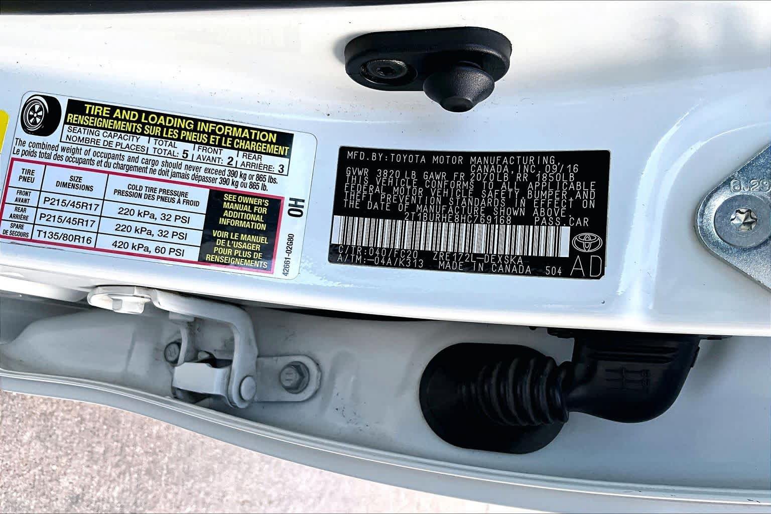 Used 2017 Toyota Corolla SE w/ SE Premium Package FWD image 35