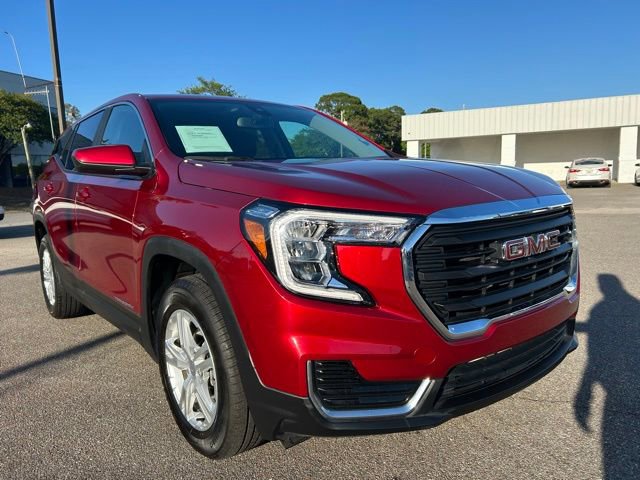 Used 2024 GMC Terrain SLE AWD/4WD image 2