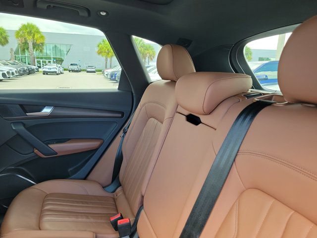 Used 2021 Audi Q5 Premium AWD/4WD image 11