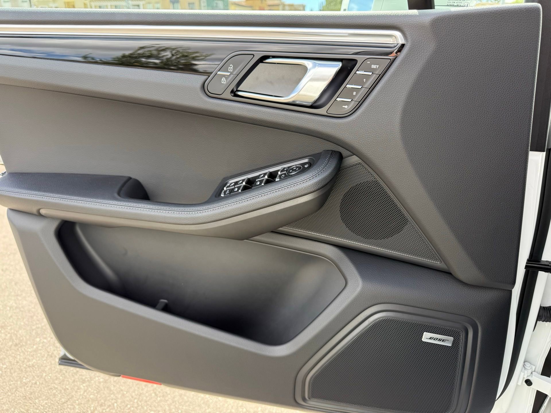 Used 2025 Porsche Macan image 26