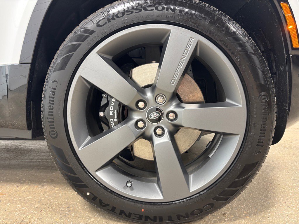 New 2025 Land Rover Defender 110 V8 image 11