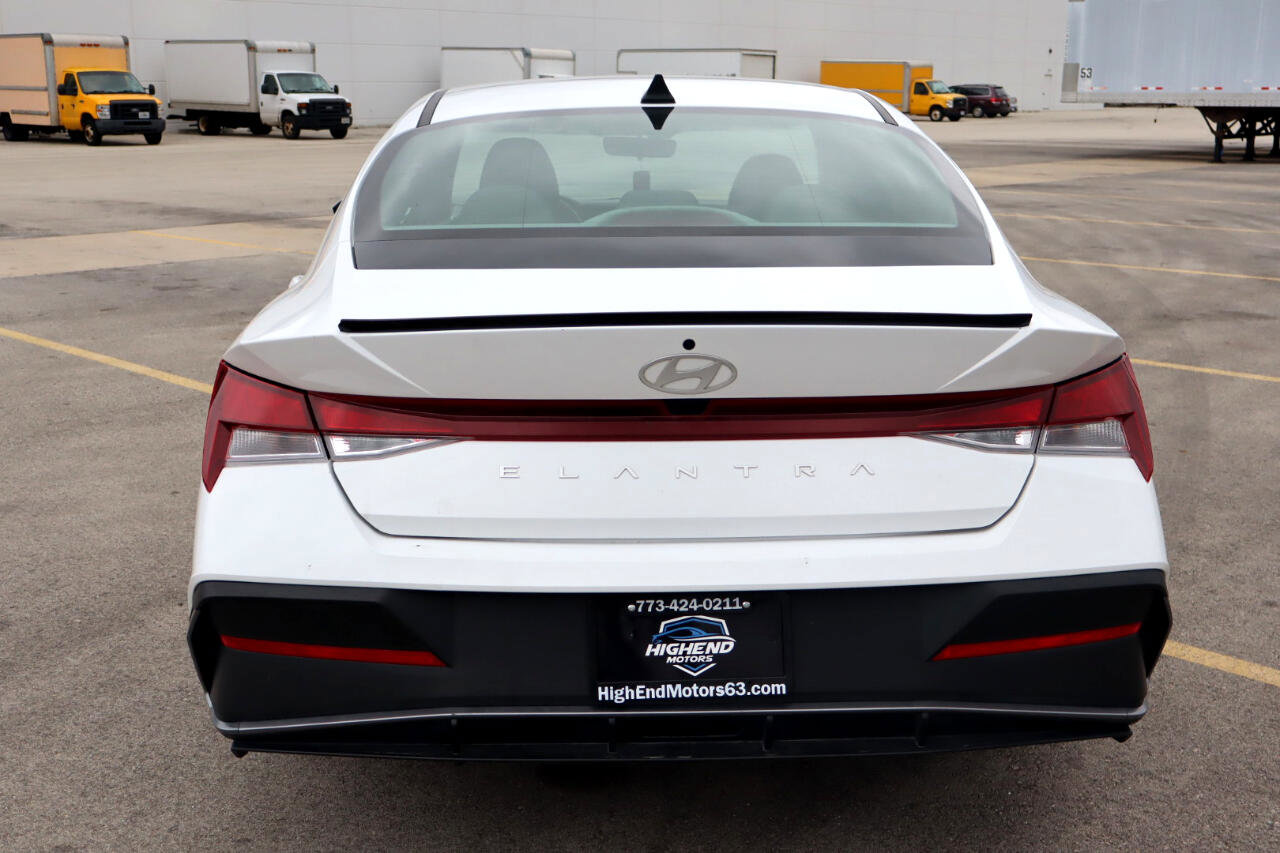 Used 2024 Hyundai Elantra SEL image 5