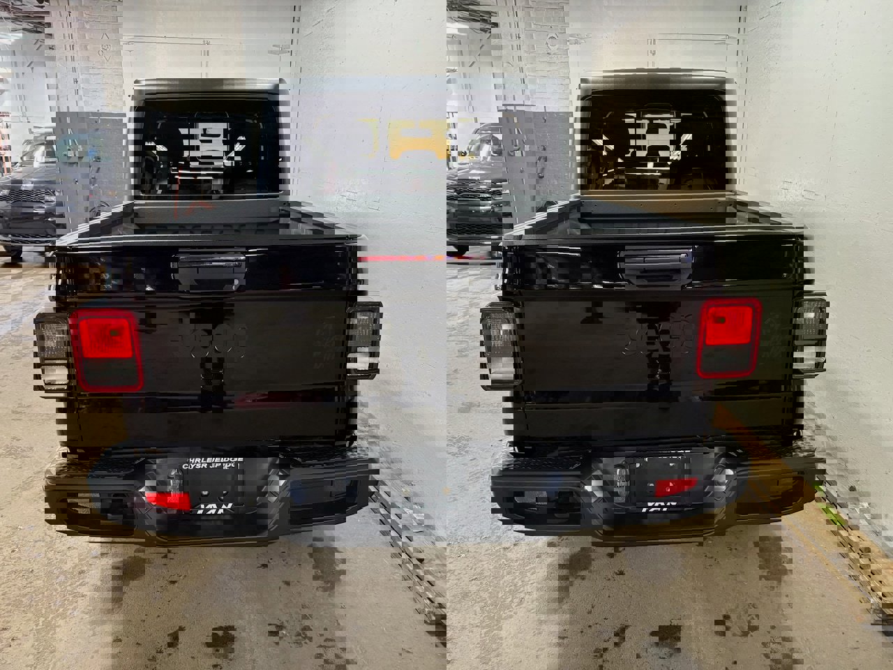 Used 2022 Jeep Gladiator Sport image 8