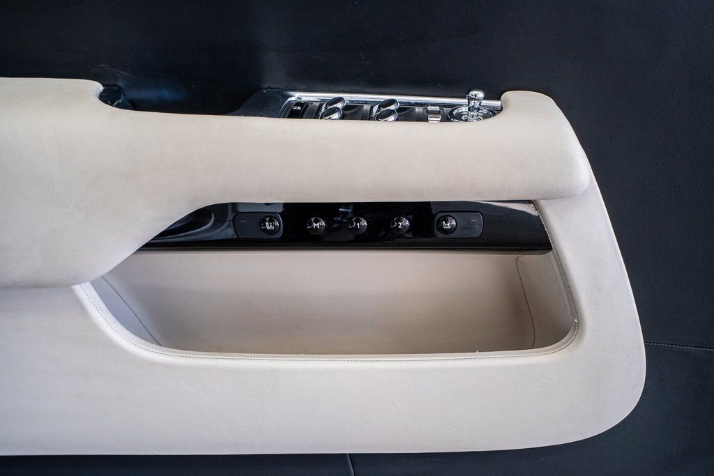 Used 2018 Rolls-Royce Wraith image 30